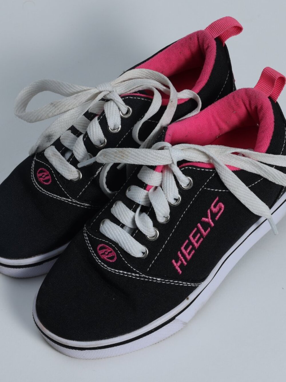 Heelys Black and Pink Youth Size 1